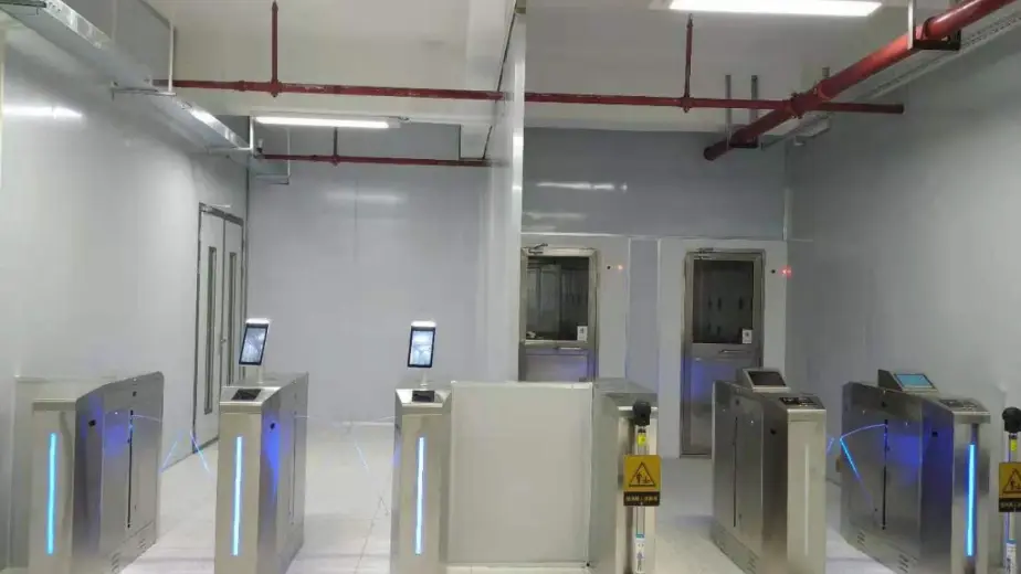 ESD wing gate solution