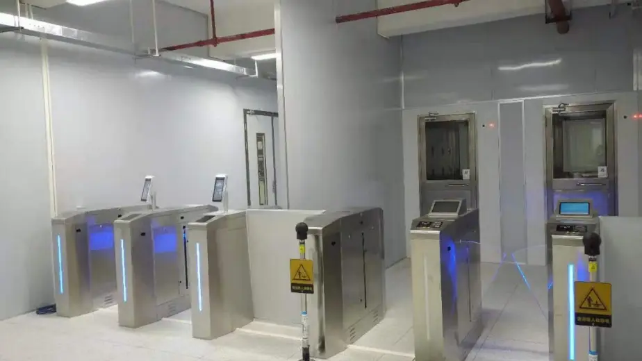 ESD static control turnstile