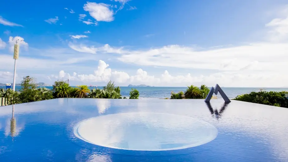 oblique octagonal swing gates