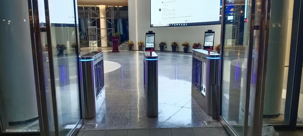 Smart gate system for tourist attractions