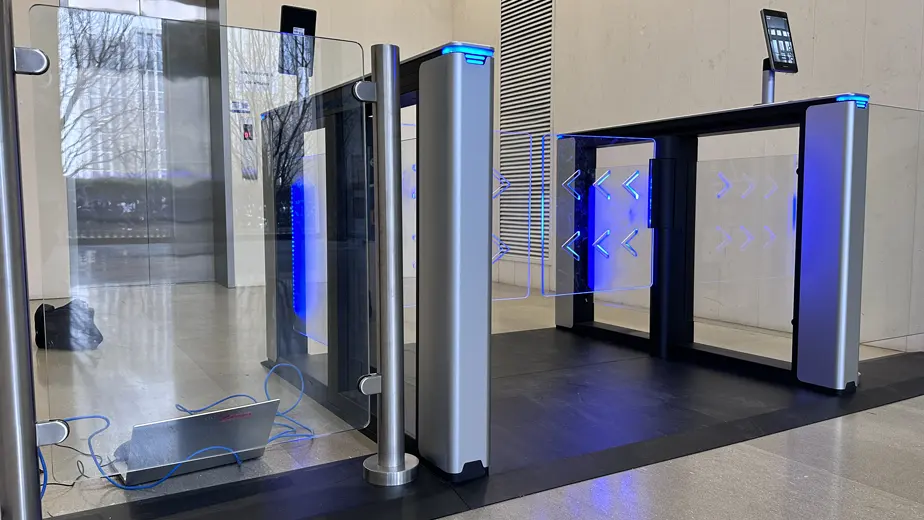 speed gate with facial recognition