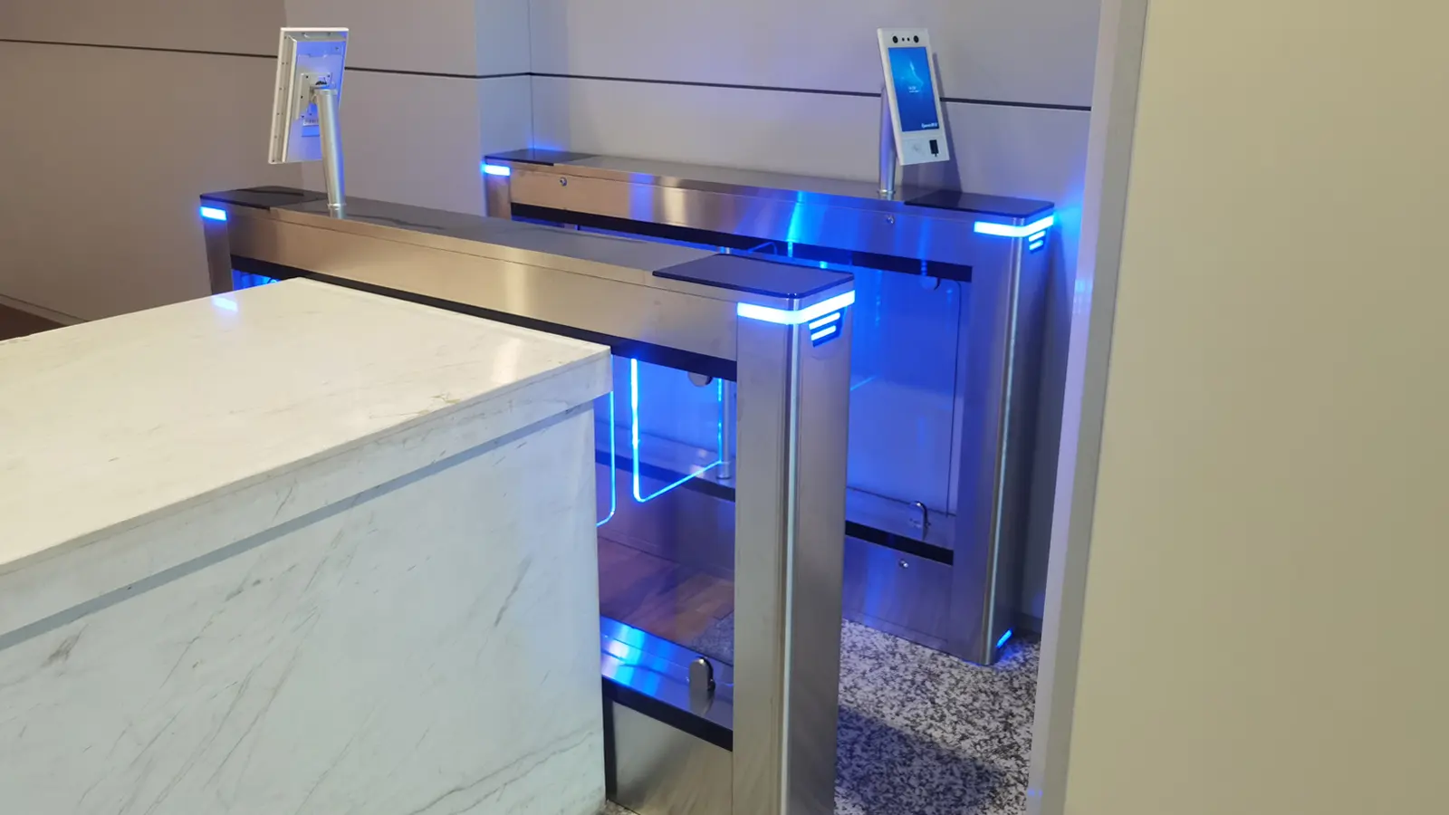turnstile gate for trading centers